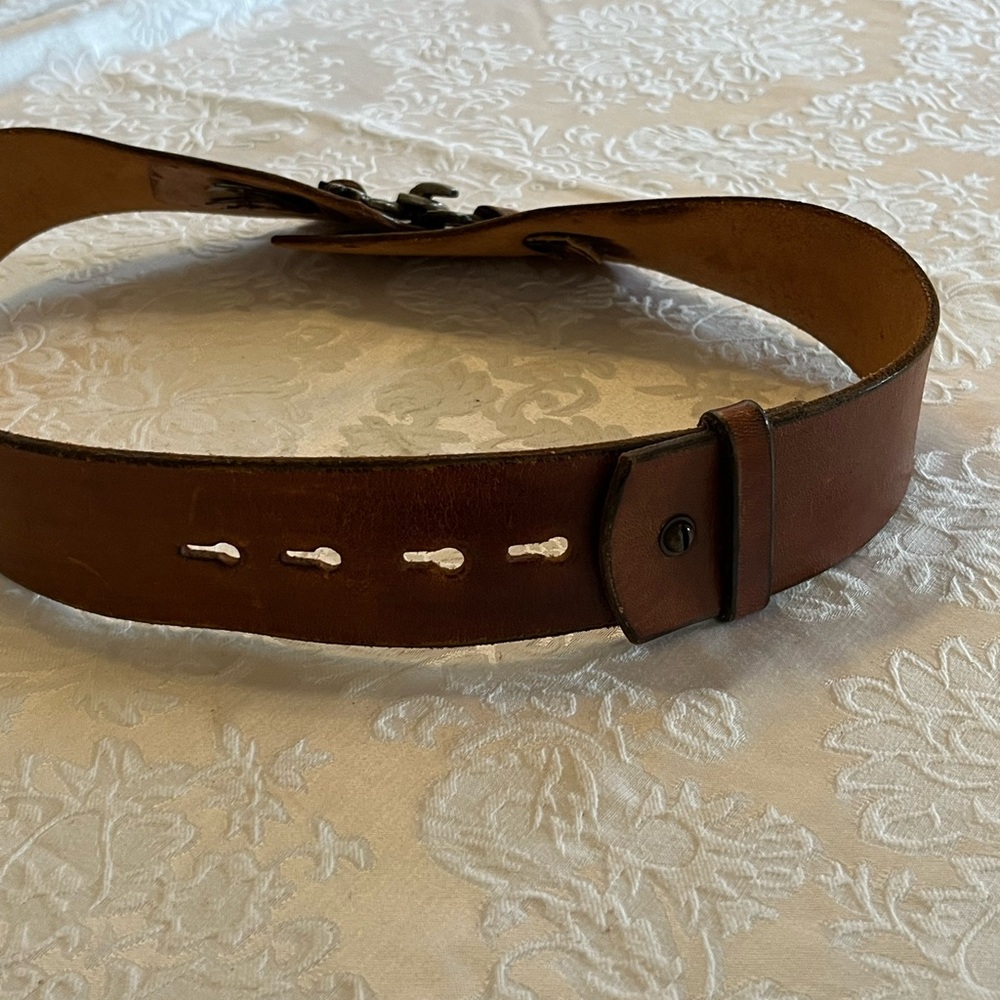 Vintage 70s leather belt with great hardware. Unmarked Etienne Aigner? - Picture 5 of 16